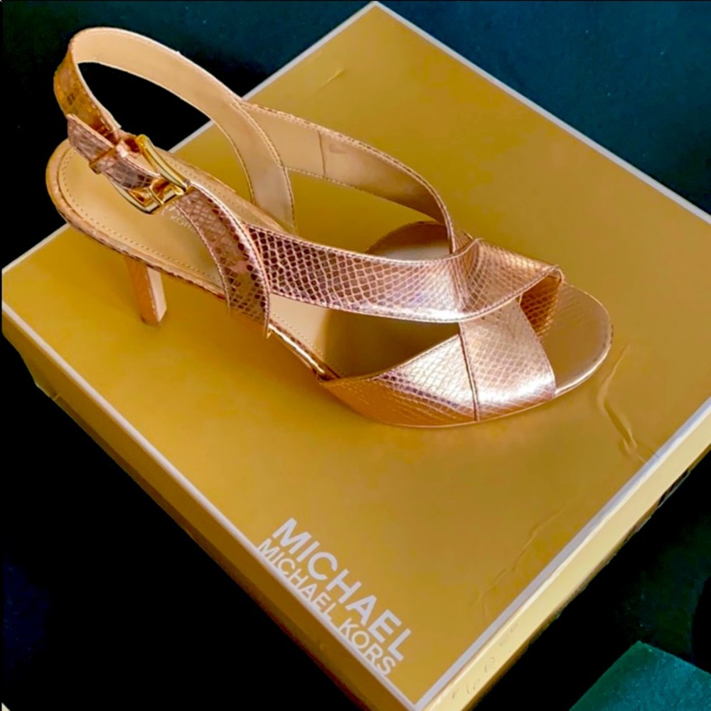 Michael Kors Rose gold color dress shoes